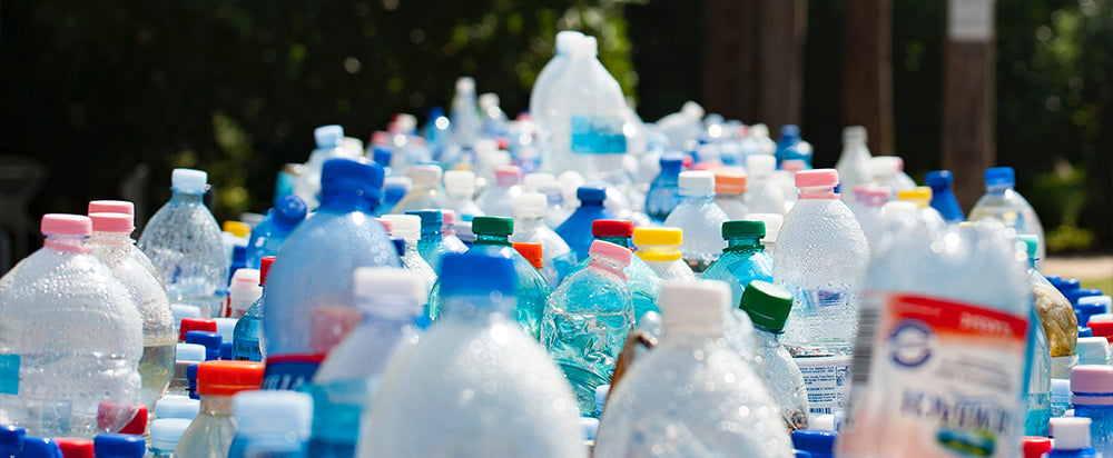 Plástico é tudo igual? As diferenças entre bioplástico, plástico biodegradável, compostável e reciclável.